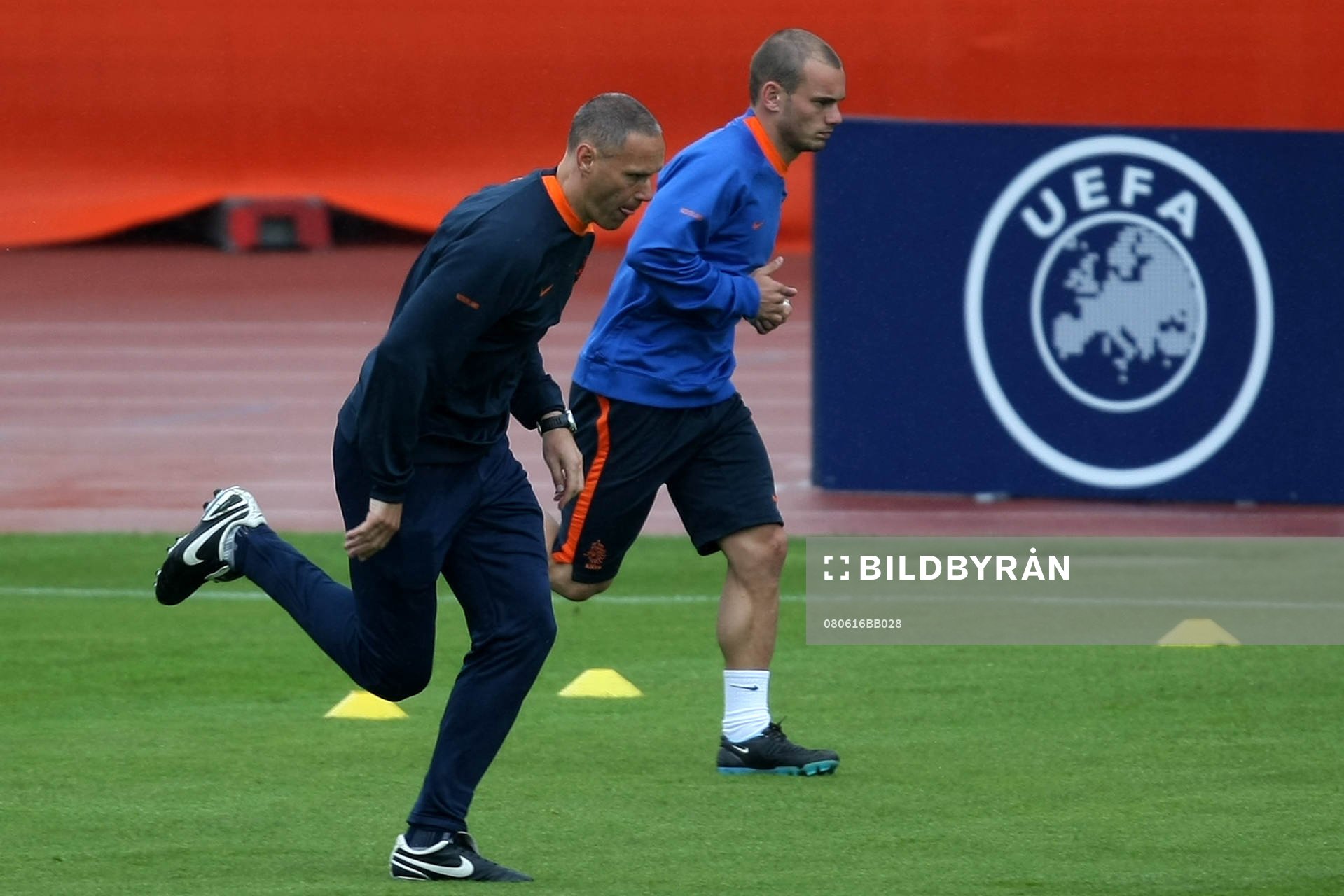 Marco van Basten, tränare och Wesley Sneijder, träning