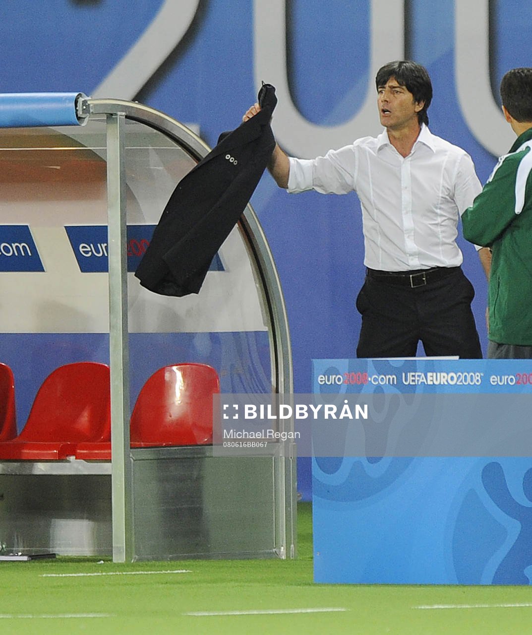 Joachim Loew, förbundskapten, Tyskland skickas upp på