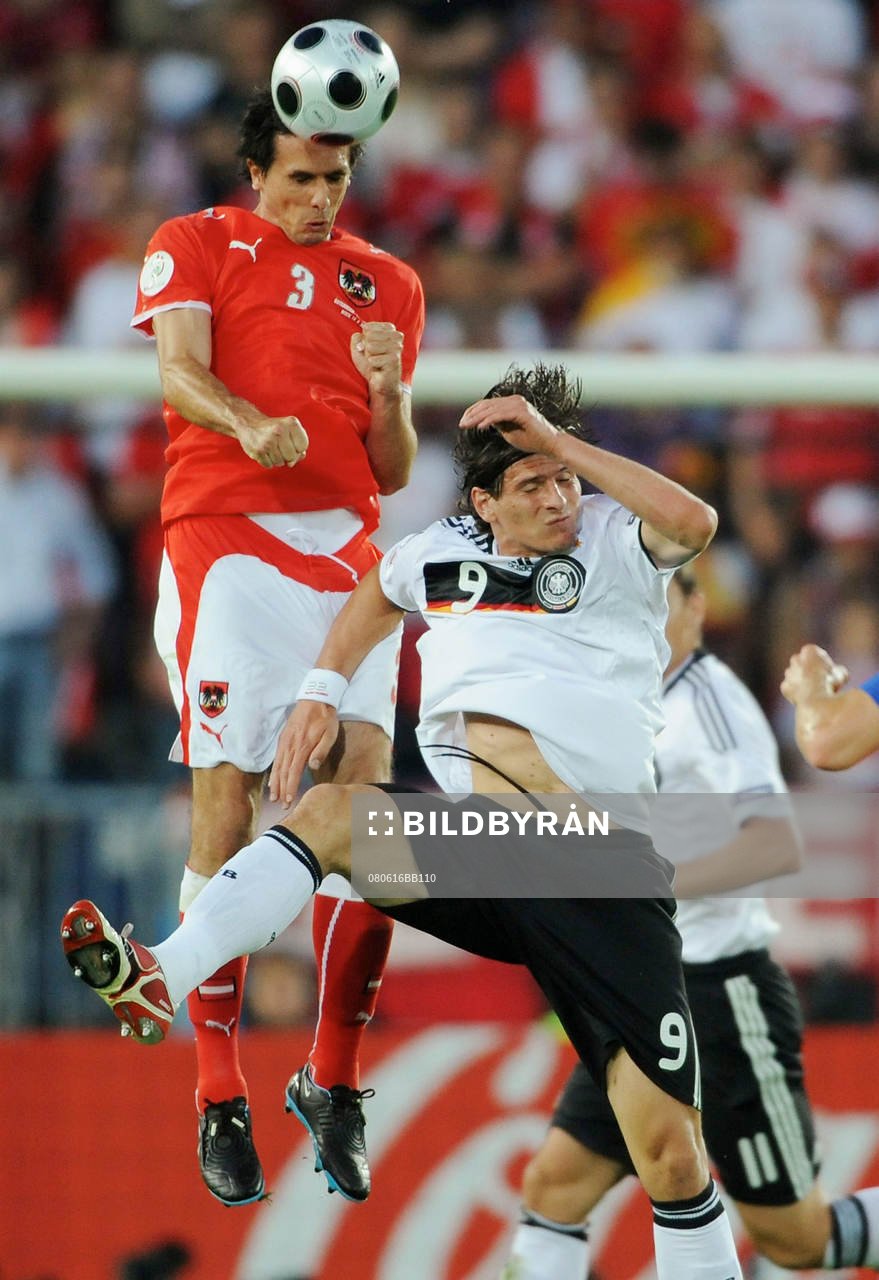  Martin Stranzl, Österrike och Mario Gomez, Tyskland. Nickduell.