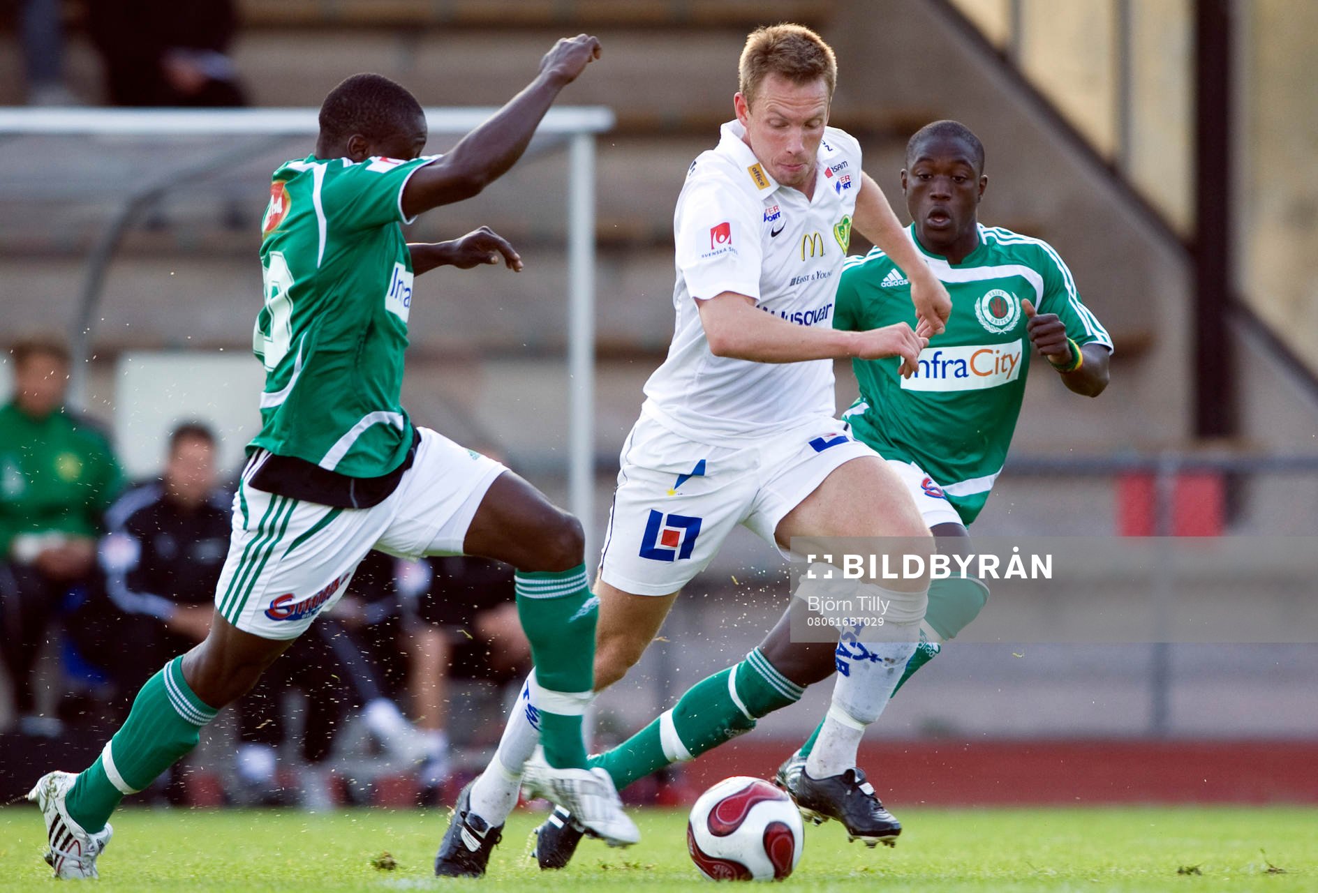 Obi Etie, Väsby, Kristen Viikmäe, Jönköping och Saihou