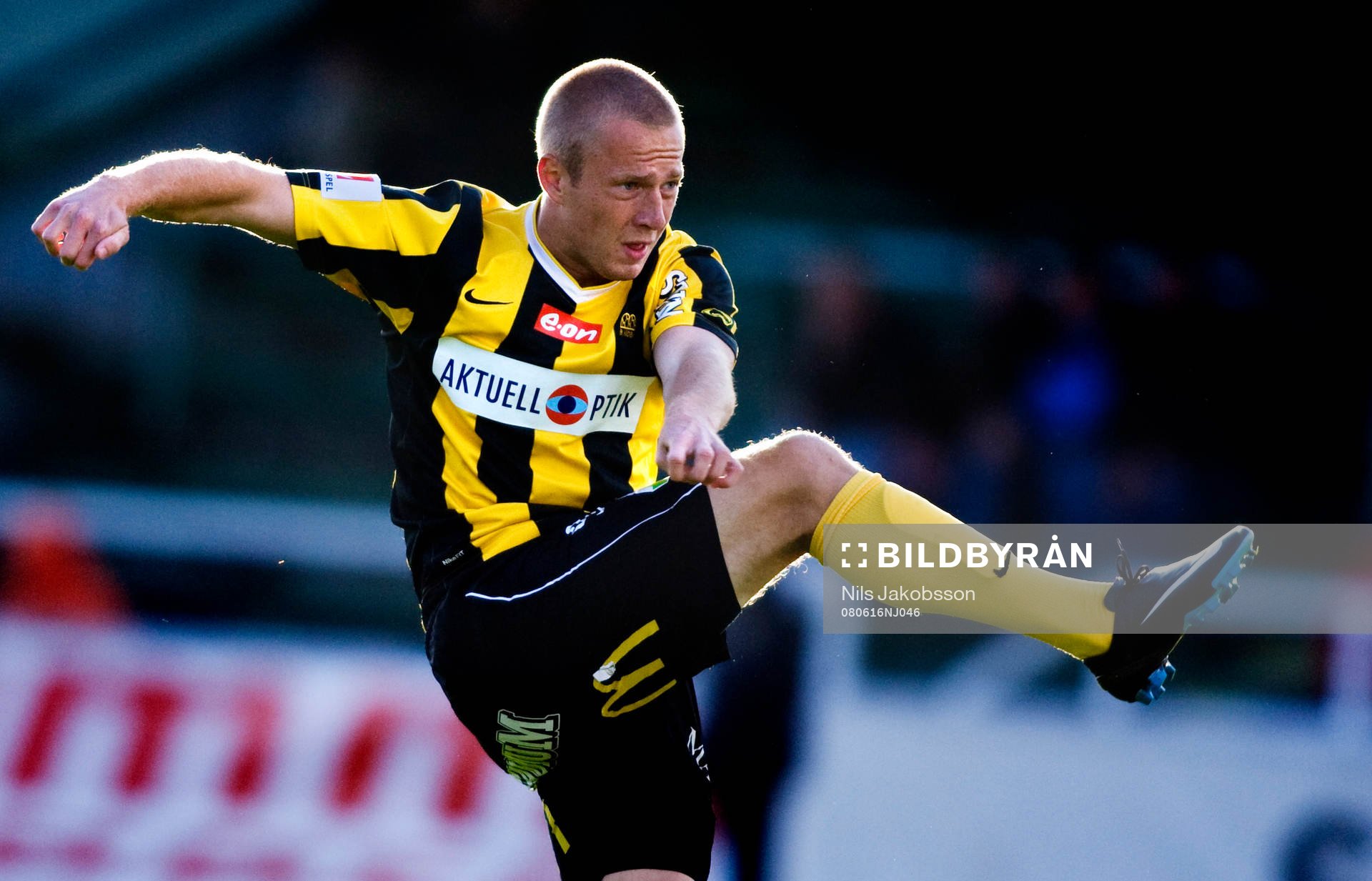 Daniel Larsson, Häcken, dunkar in 2-0 i sin första