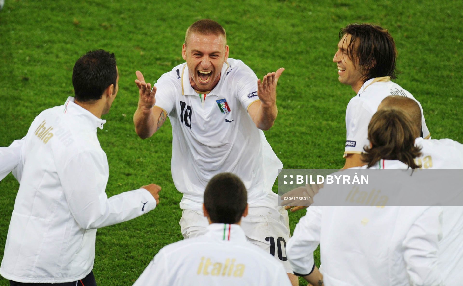 De Rossi, Italien, Glädje, jubel över segern mot Frankrike