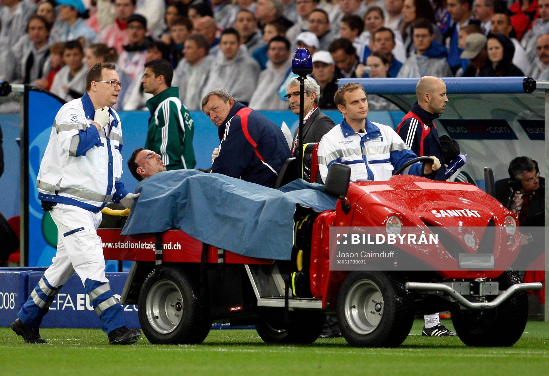Franck Ribery, Frankrike, skada, körs ut på bår