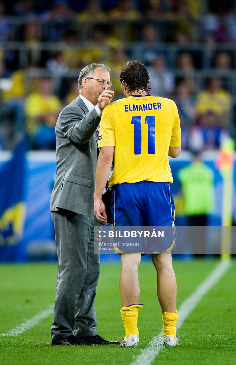 Lars Lagerbäck, Förbundskapten och Johan Elmander, Sverige