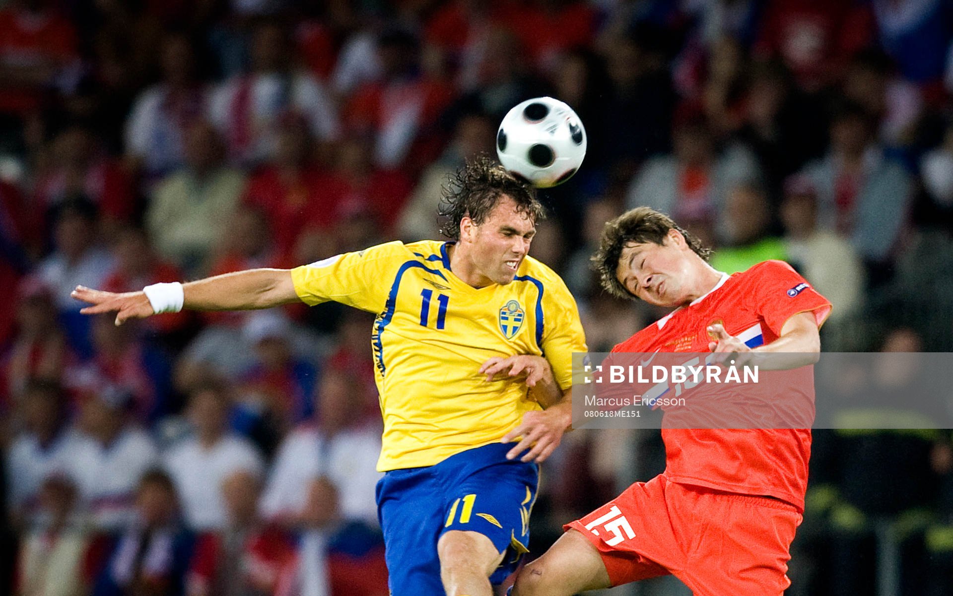   Johan Elmander, Sverige, och Diniyar Bilyaletdinov, Ryssland, 