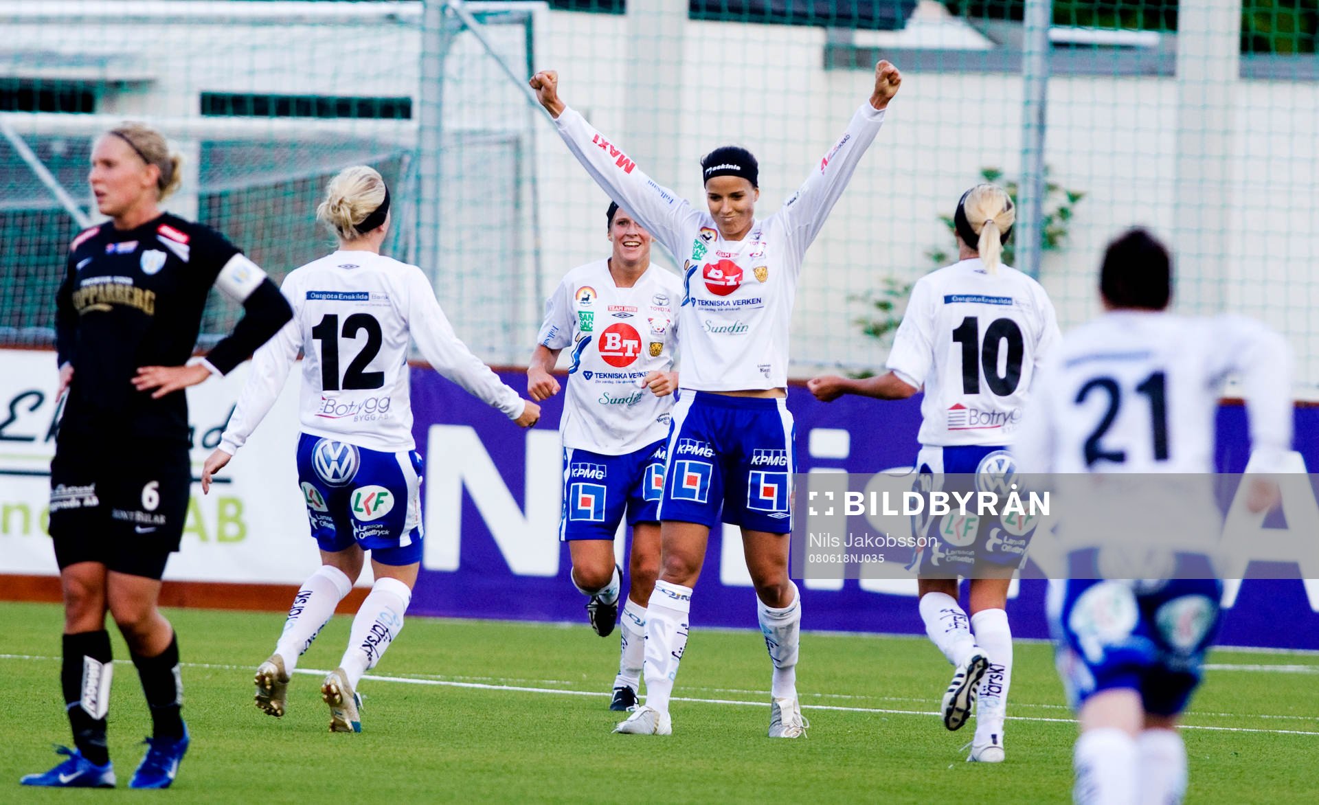  Jessica Landström, Linköping har pangat in 0-2, jubel.
