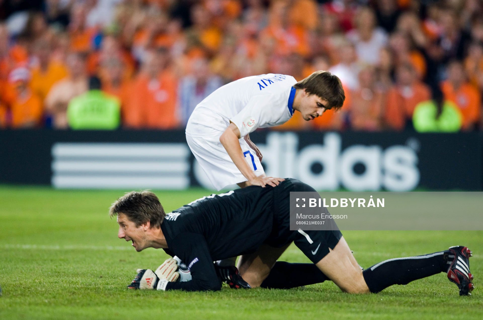  Dmitri Torbinski, Ryssland, Edwin van der Sar, målvakt, Holland