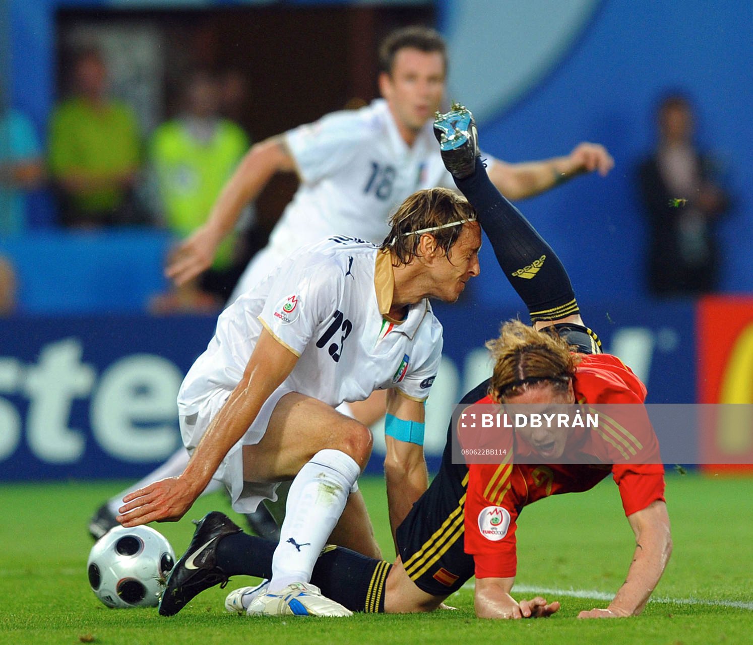 Ambrosini, Italien och Torres, Spanien