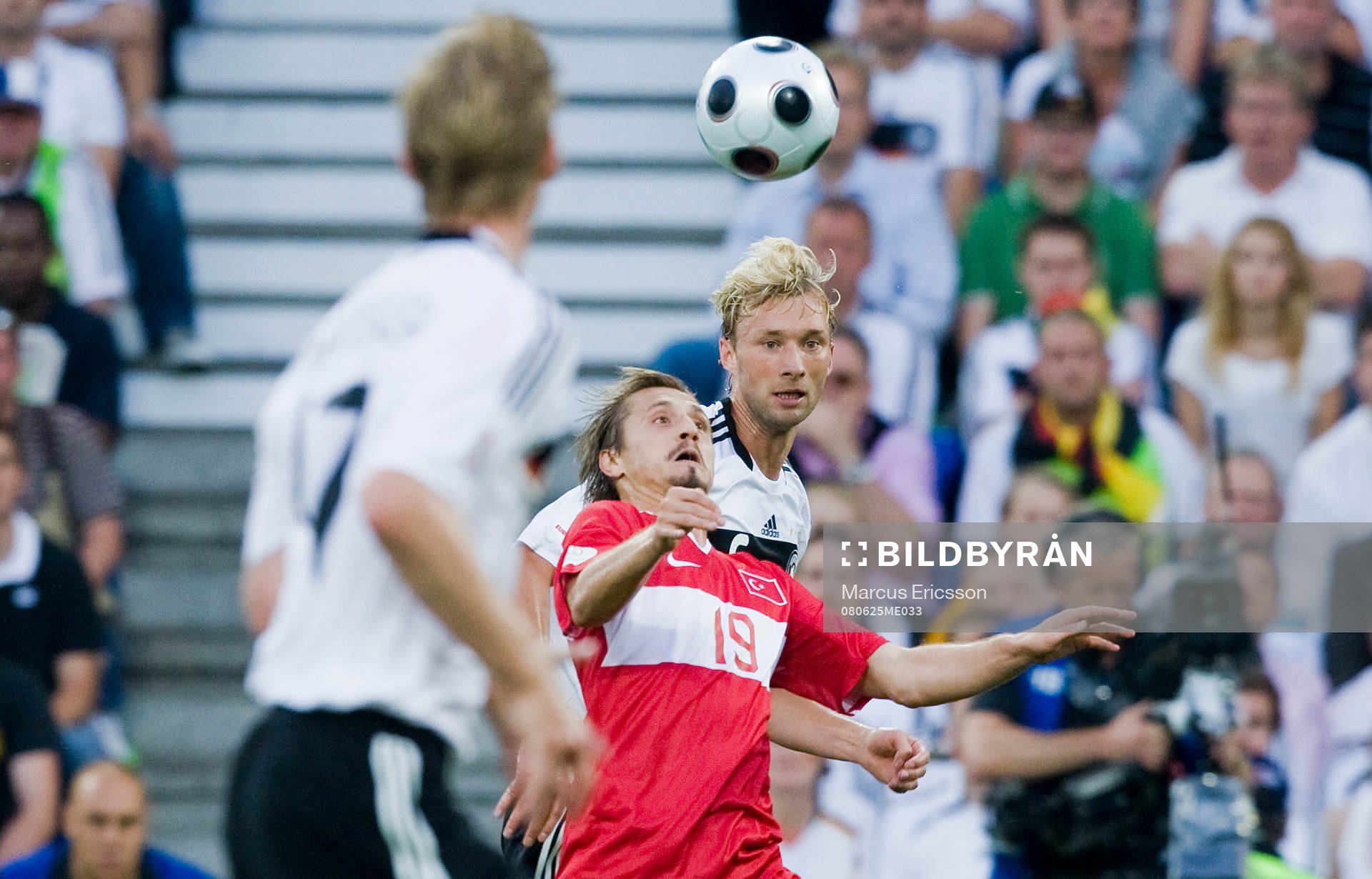Ayhan Akman, Turkiet och Simon Rolfes, Tyskland