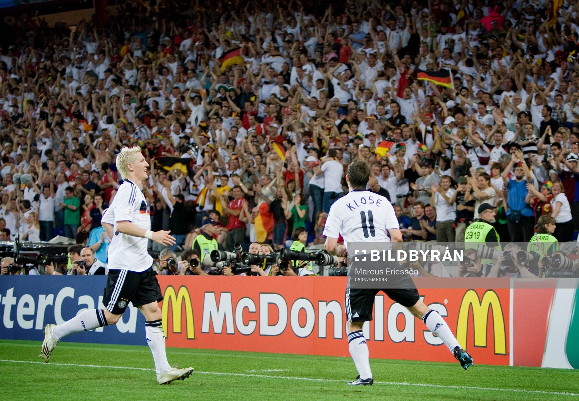 Batian Schweinsteiger och Miroslav Klose, Tyskland, jubel