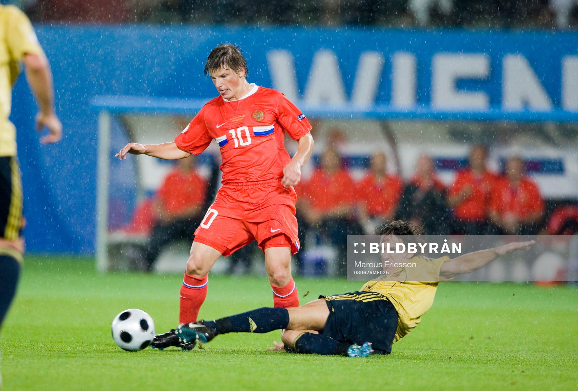 Andrei Arshavin, Ryssland, och Puyol, Spanien