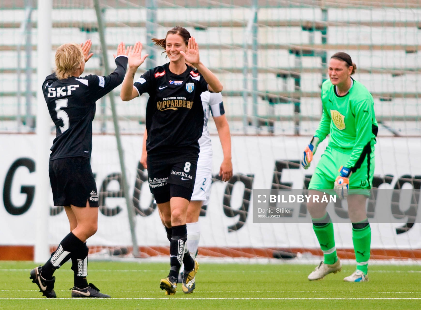  Lisa Ek, Lotta Schelin, Kopparberg/Göteborg. Caroline Jönsson, LdB Malmö. Jubel