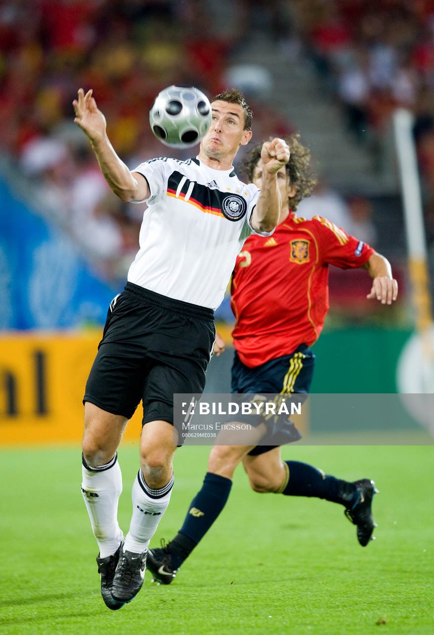 Miroslav Klose, Tyskland och Carles Puyol, Spanien