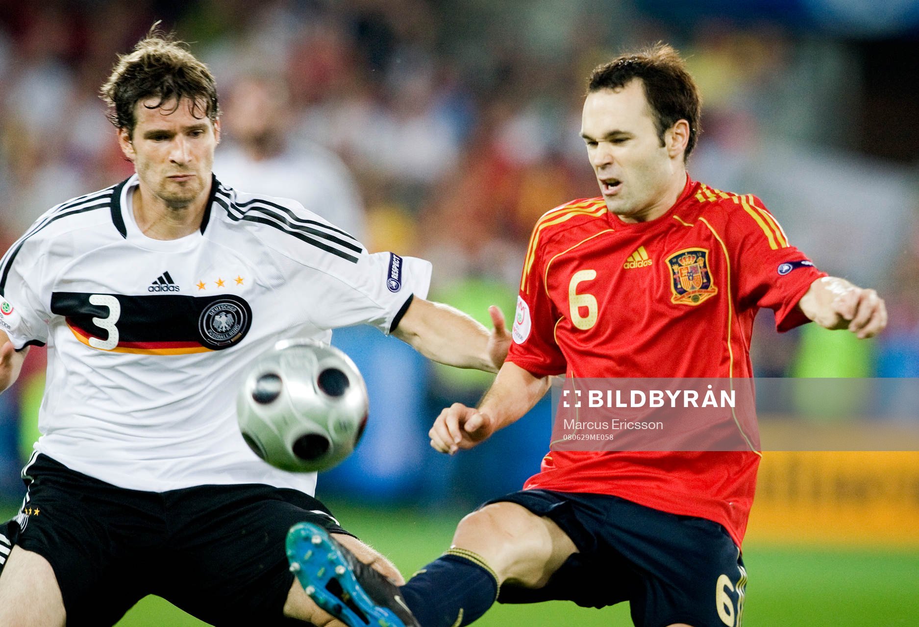 Arne Friedrich, Tyskland, och Andrés Iniesta, Spanien