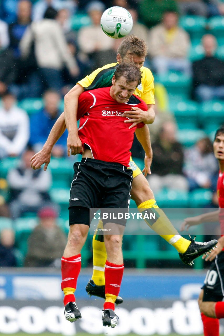 Daniel Mobäck och Chris Hogg, Hibernian