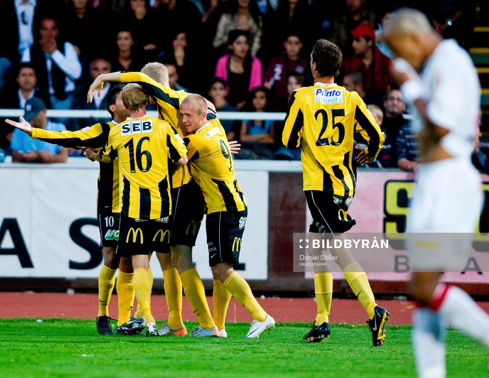 Tom Söderberg kvitterar till 1-1 för Häcken. Jubel