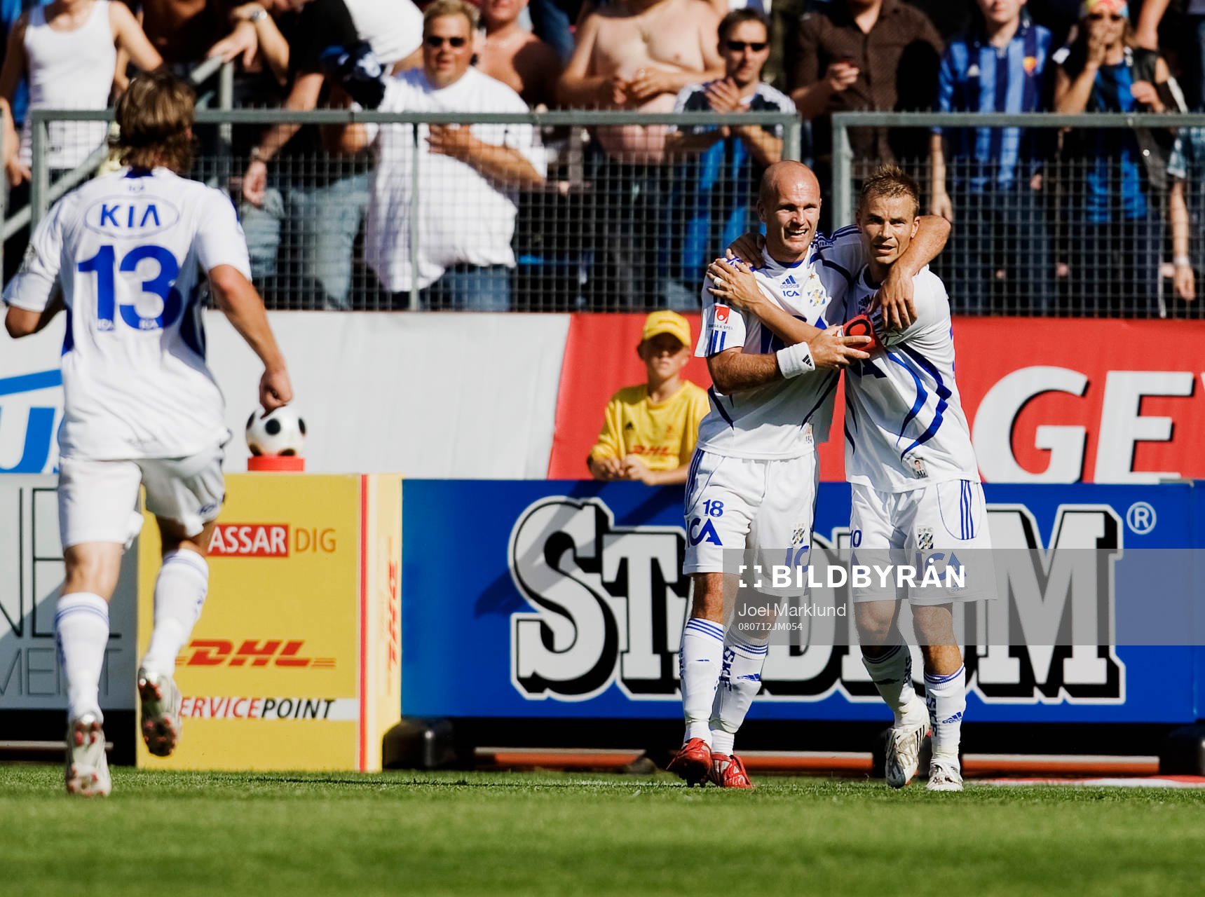 Jonas Wallerstedt, IFK Göteborg, gratulerar Niclas