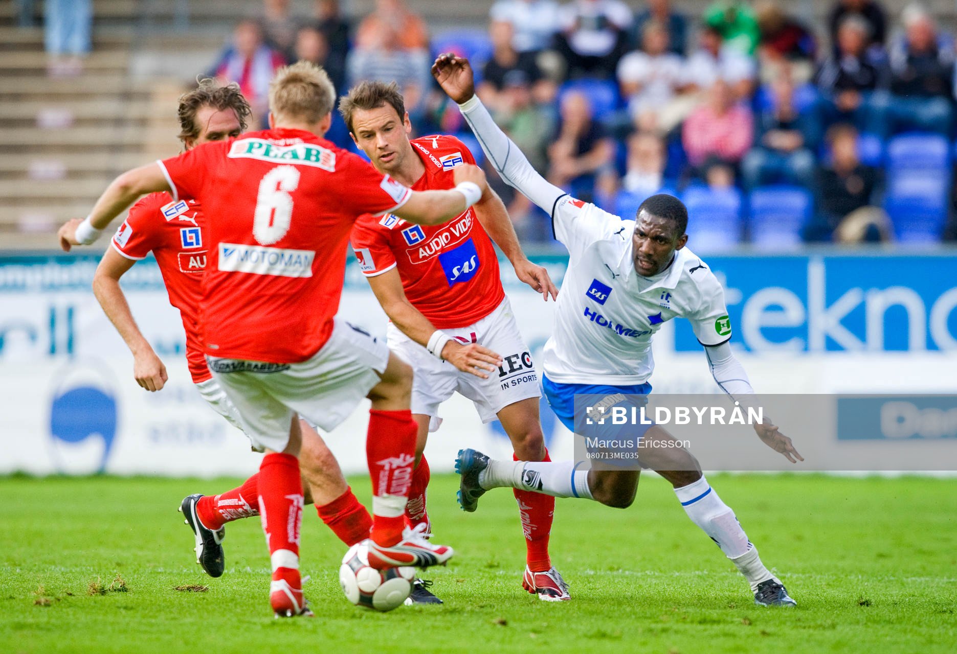 Russell Mwafulirwa, Norrköping, trycks undan av Kalmars