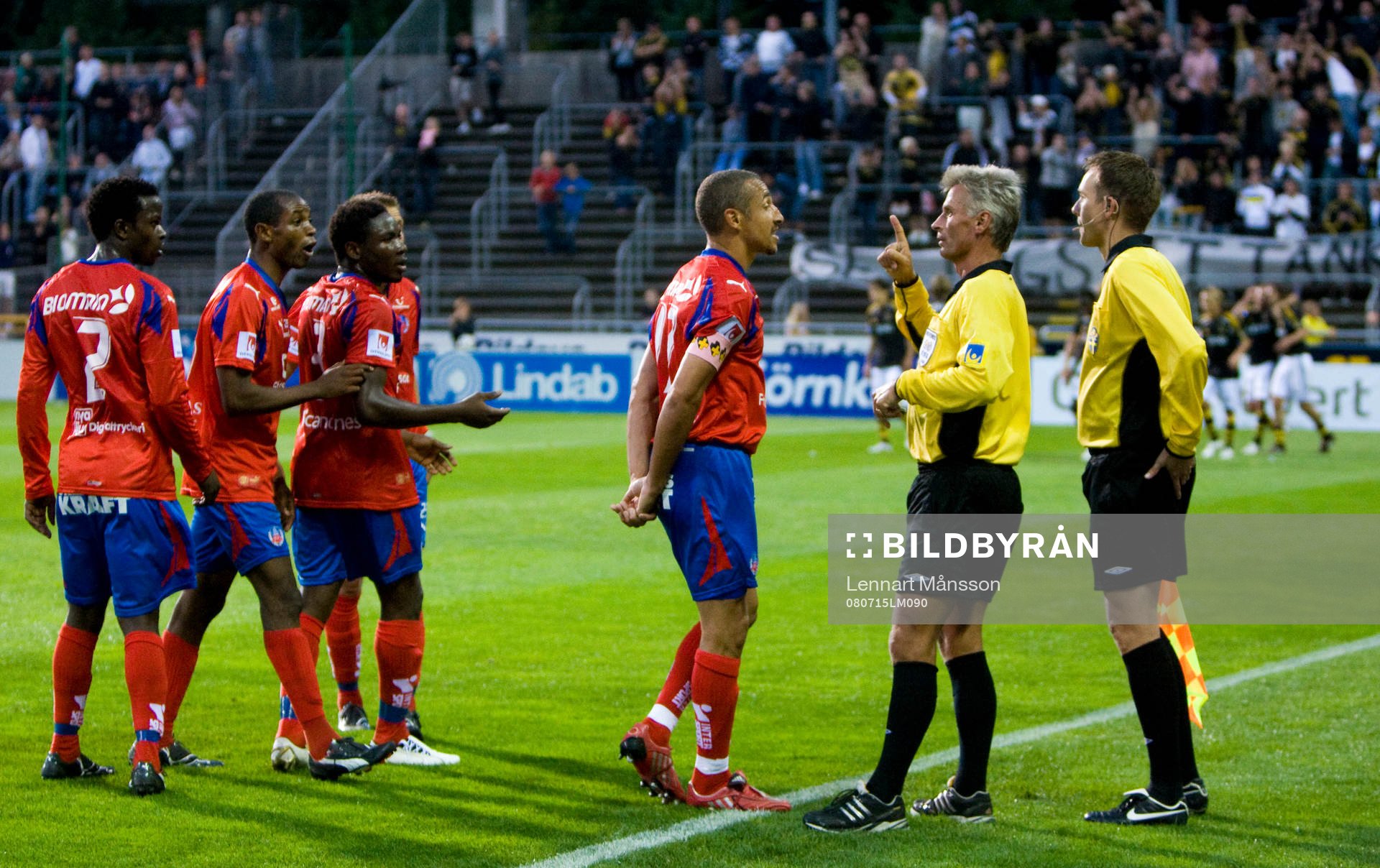 2-2, bortdömt för offside, men först dömde domaren
