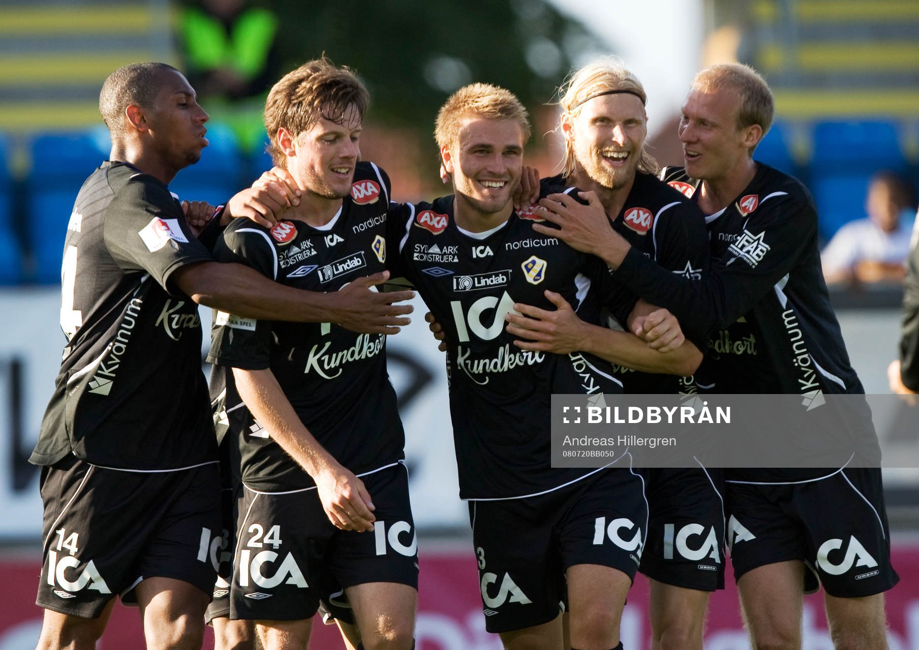 1-2 av Jesper Westerberg, Sebastian Johansson och Per