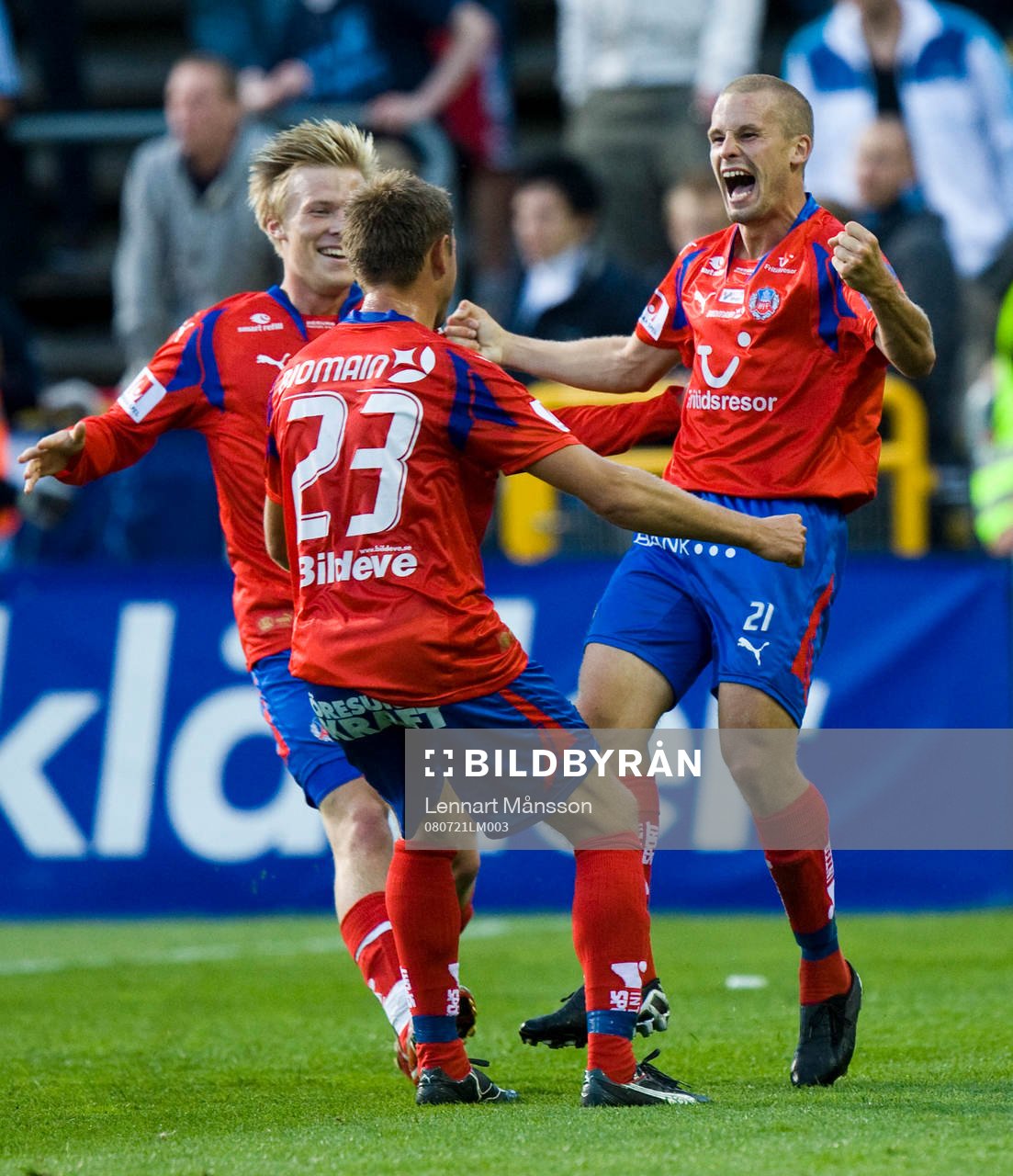 1-0, Christoffer Andersson, som grattas. Jubel