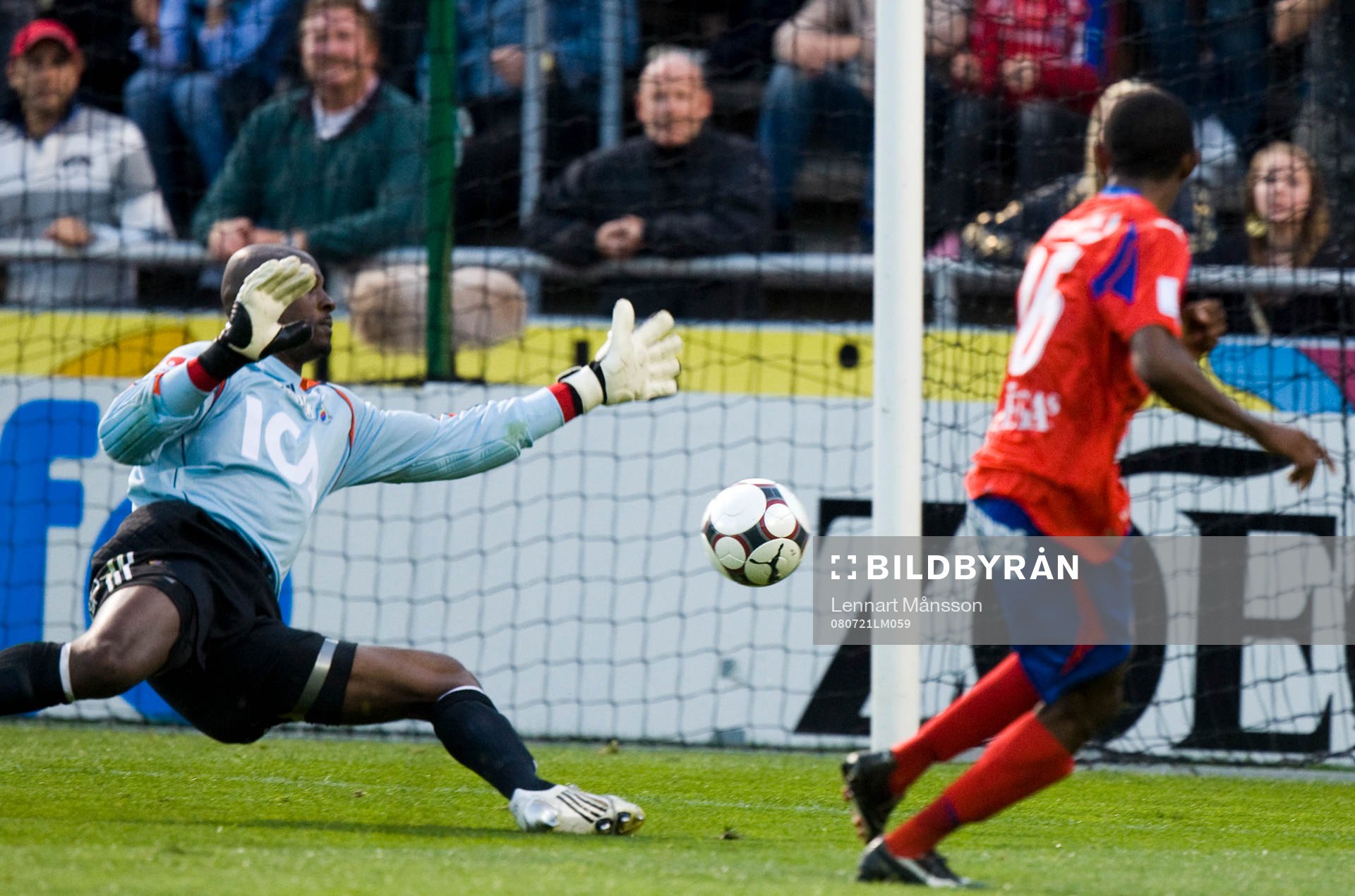  2-0, Rene Makondele.