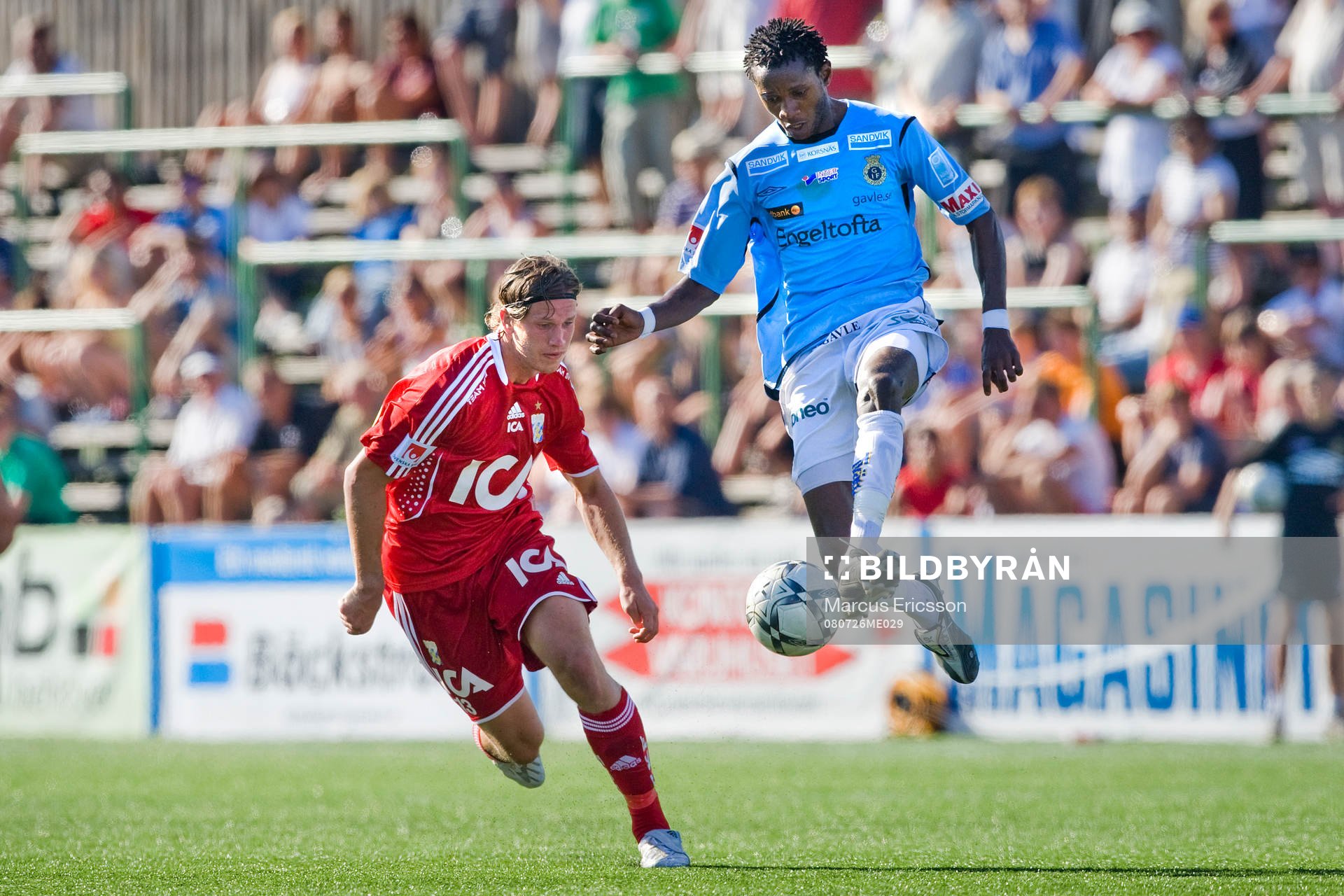 Gustav Svensson, IFK Göteborg, och Yannick Bapupa, Gefle