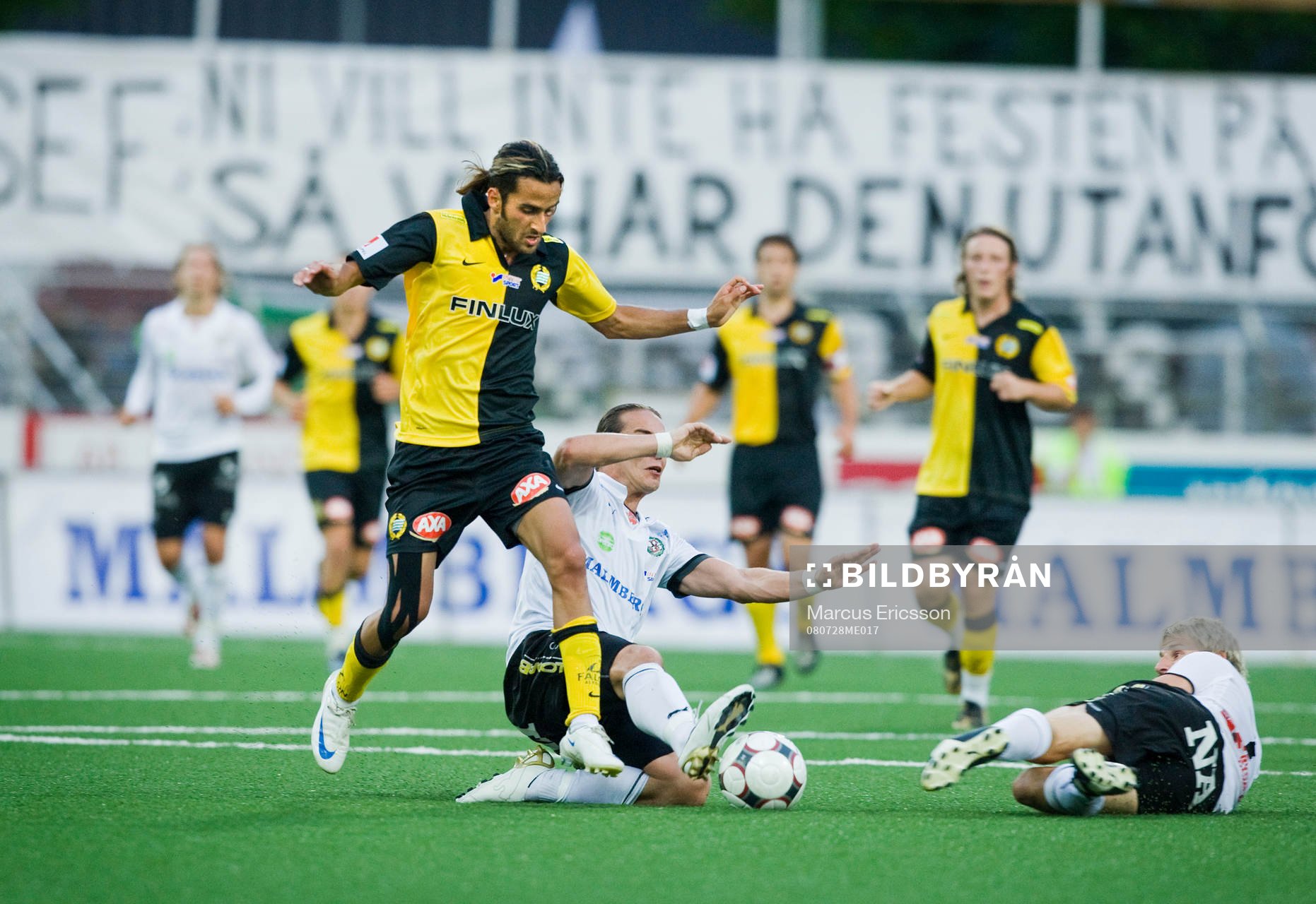 Nordin Gerzic, och Magnus Kihlberg, Örebro, sätter stopp