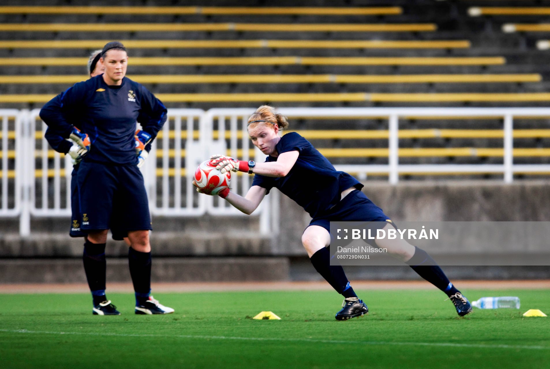 Caroline Jönsson, målvakt och Hedvig Lindahl, målvakt
