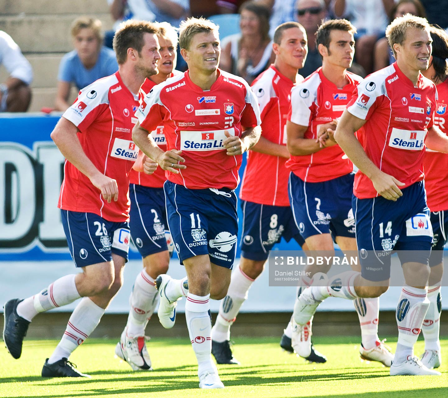 Tommy von Brömsen gör 1-0 till Örgryte. Jubel. Marcus