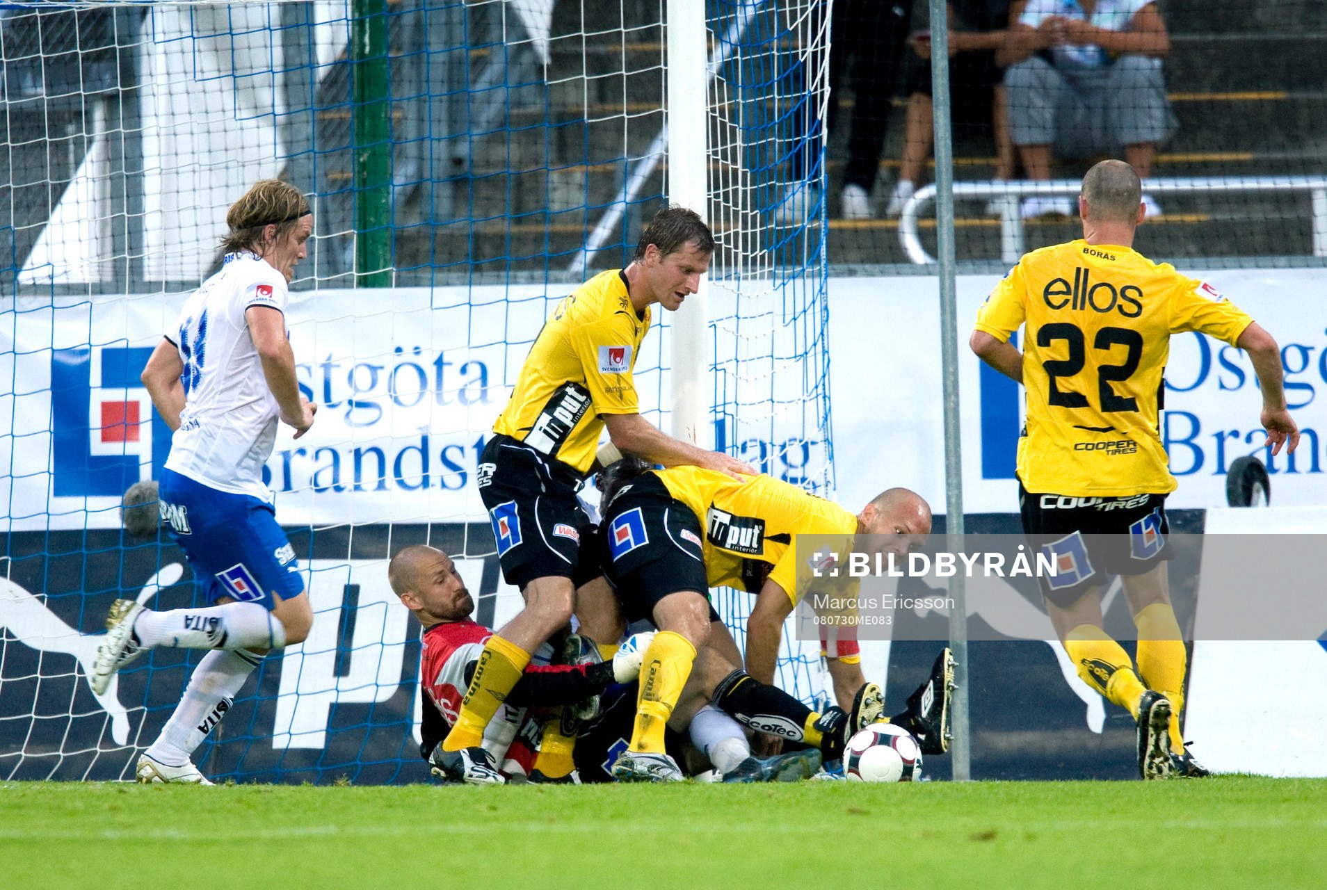 Grötigt framför Johan Wiland, målvakt, Elfsborg
