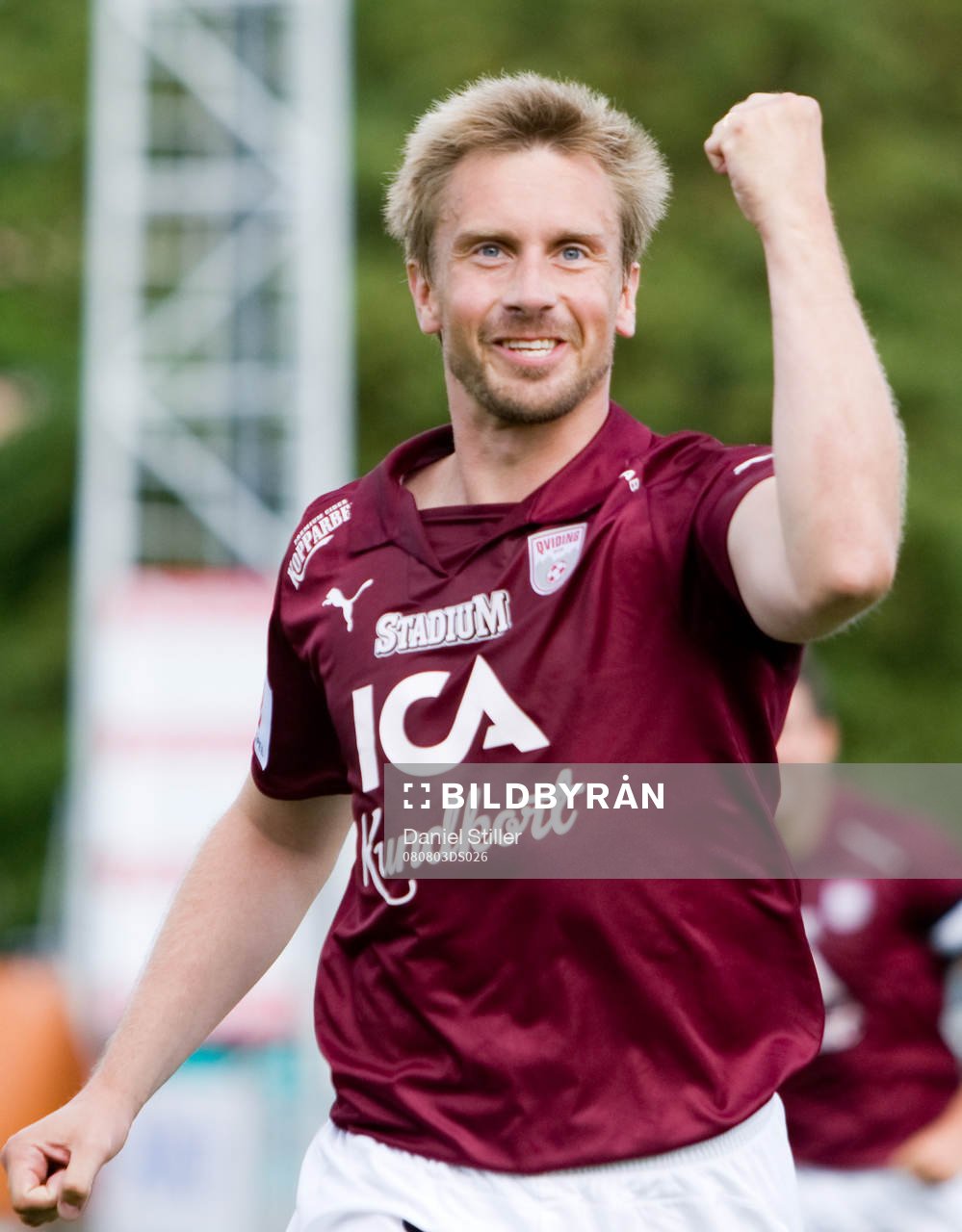 Mattias Gravem gör 1-0 till Qviding