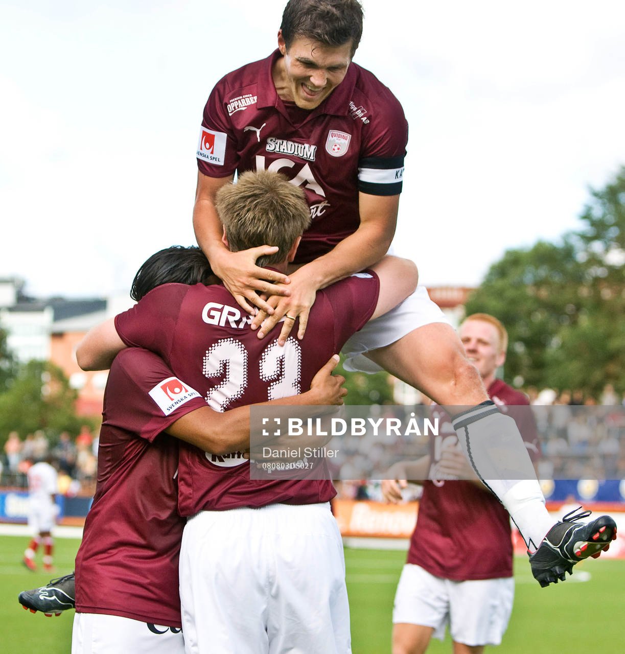 Mattias Gravem gör 1-0 till Qviding. Hannes Stiller