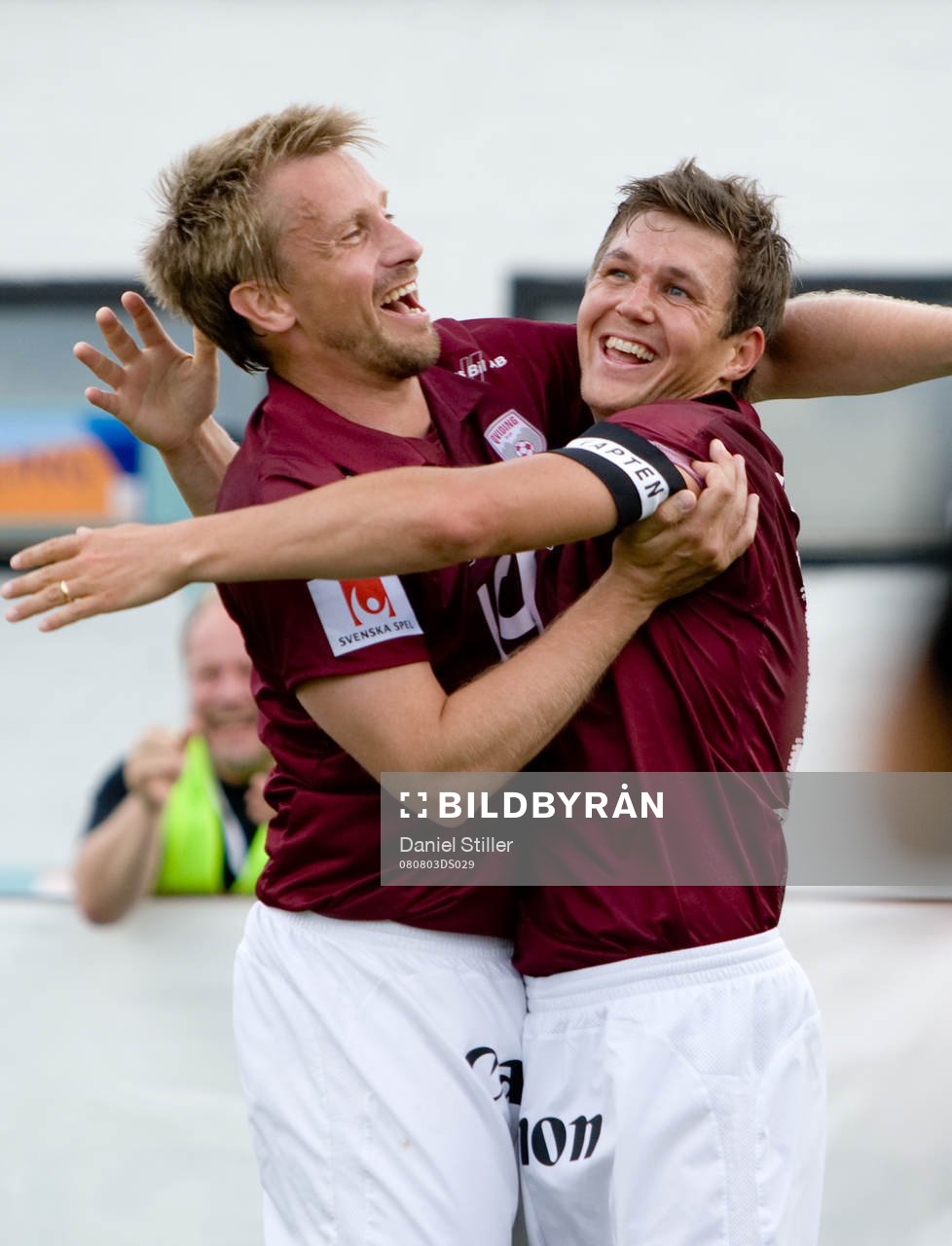 Hannes Stiller gör 2-0 till Qviding. Mattias Gravem