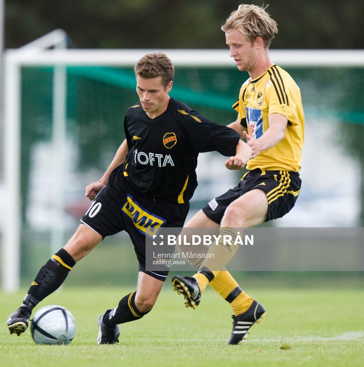 Oskar Olsson stoppar Rasmus Andersson