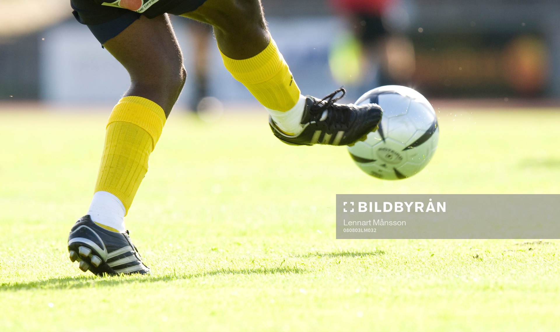 May Mahlangu, IFK Hässleholm. Passning, bredsida