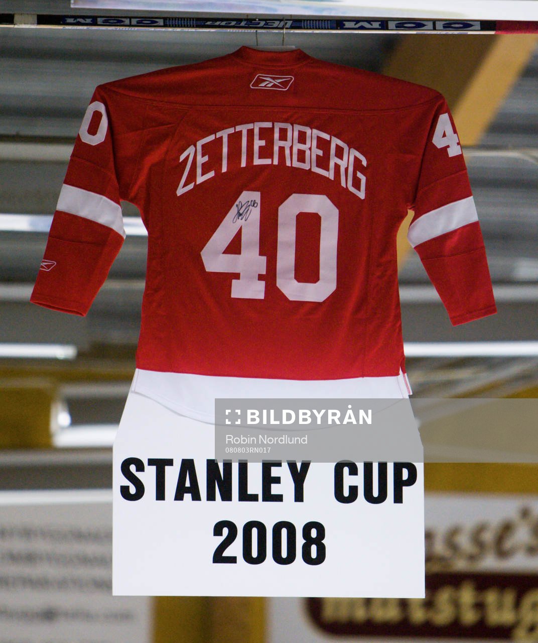 Henrik Zetterberg har fått låna Stanley Cup-pokalen och