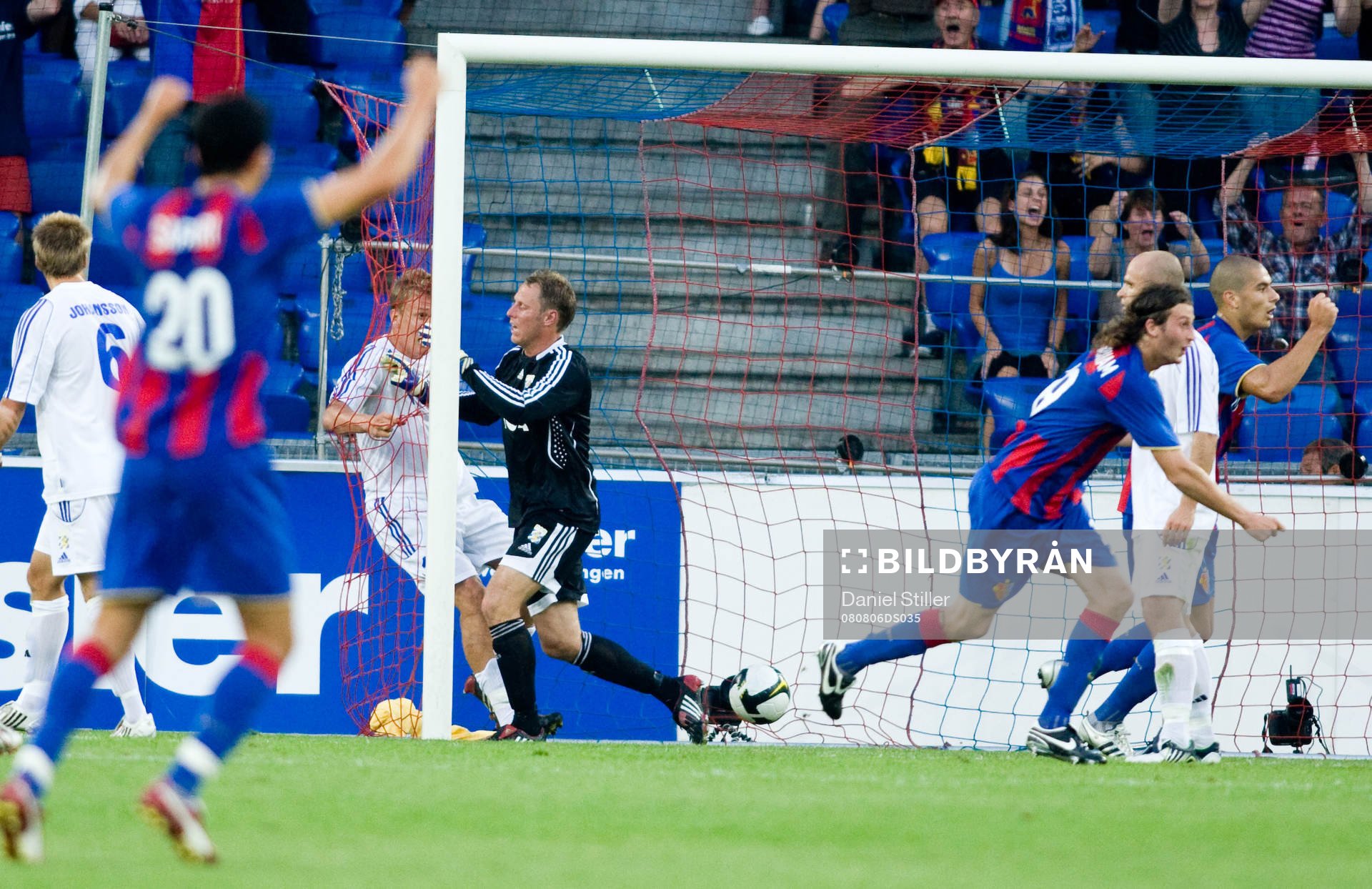 Basel gör 1-1 genom Benjamin Huggel