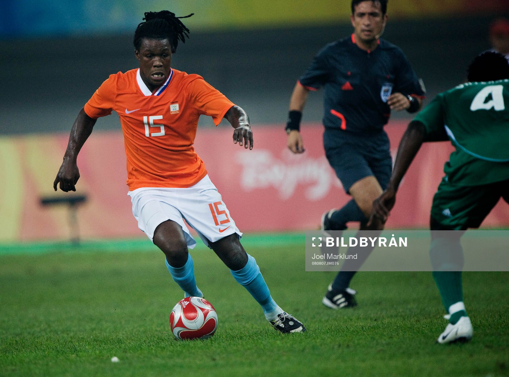 Royston Drenthe, Holland, dribblar