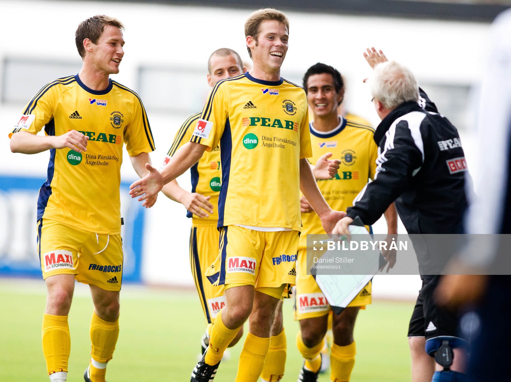 Emil Salomonsson gör 1-0 till Ängelholm. Jubel