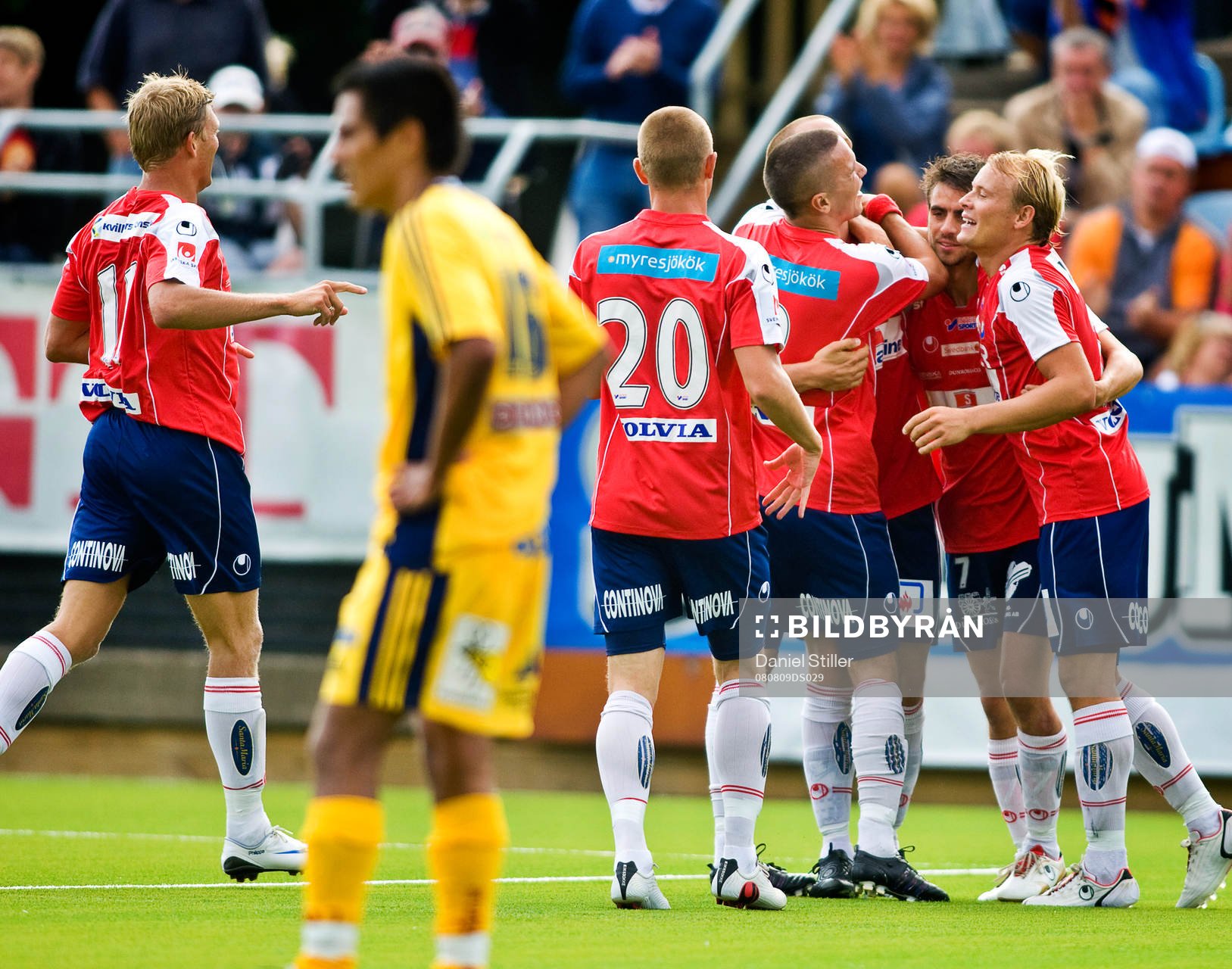 Alexander Mellqvist gör 2-1 till Örgryte. Jubel