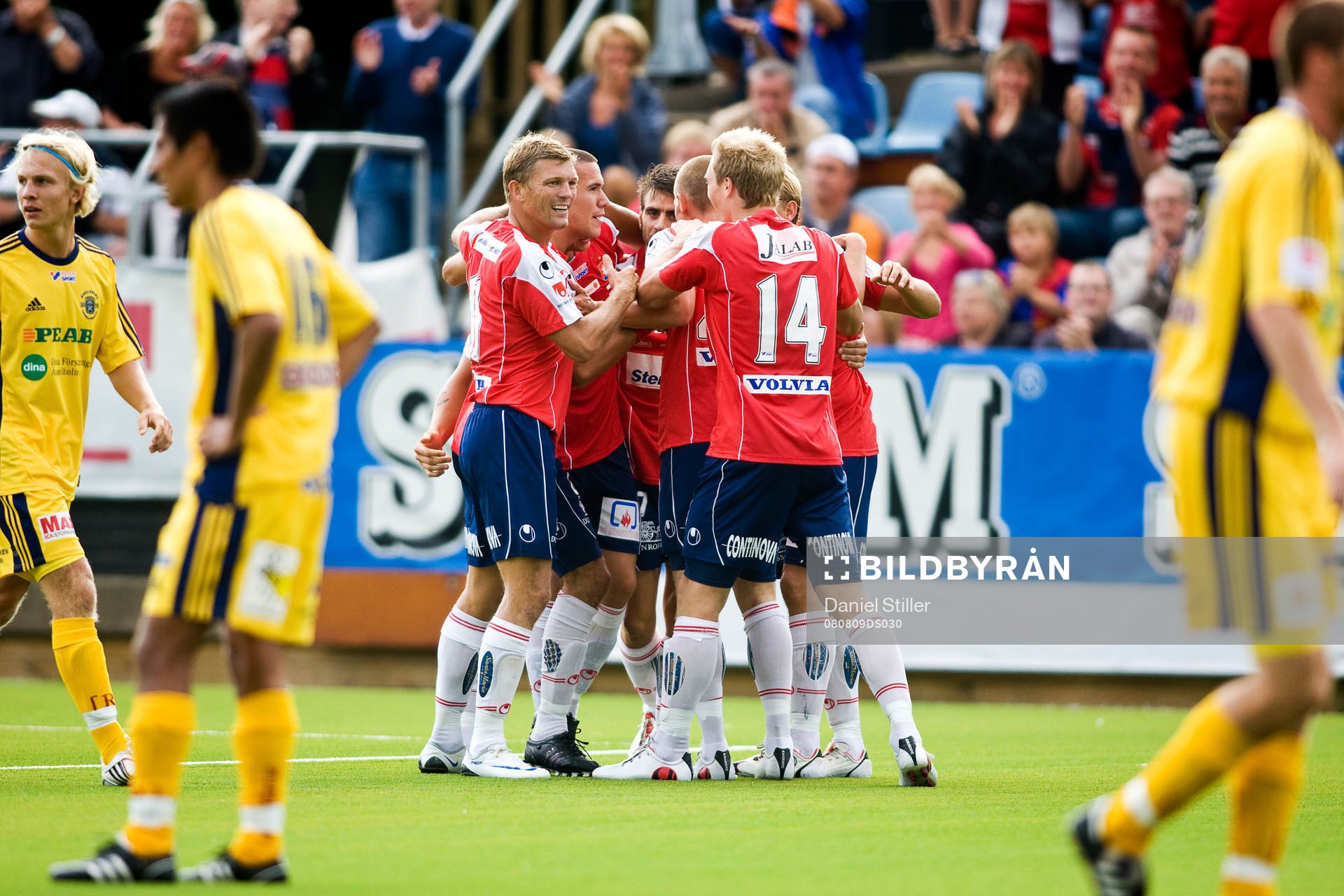 Alexander Mellqvist gör 2-1 till Örgryte. Jubel