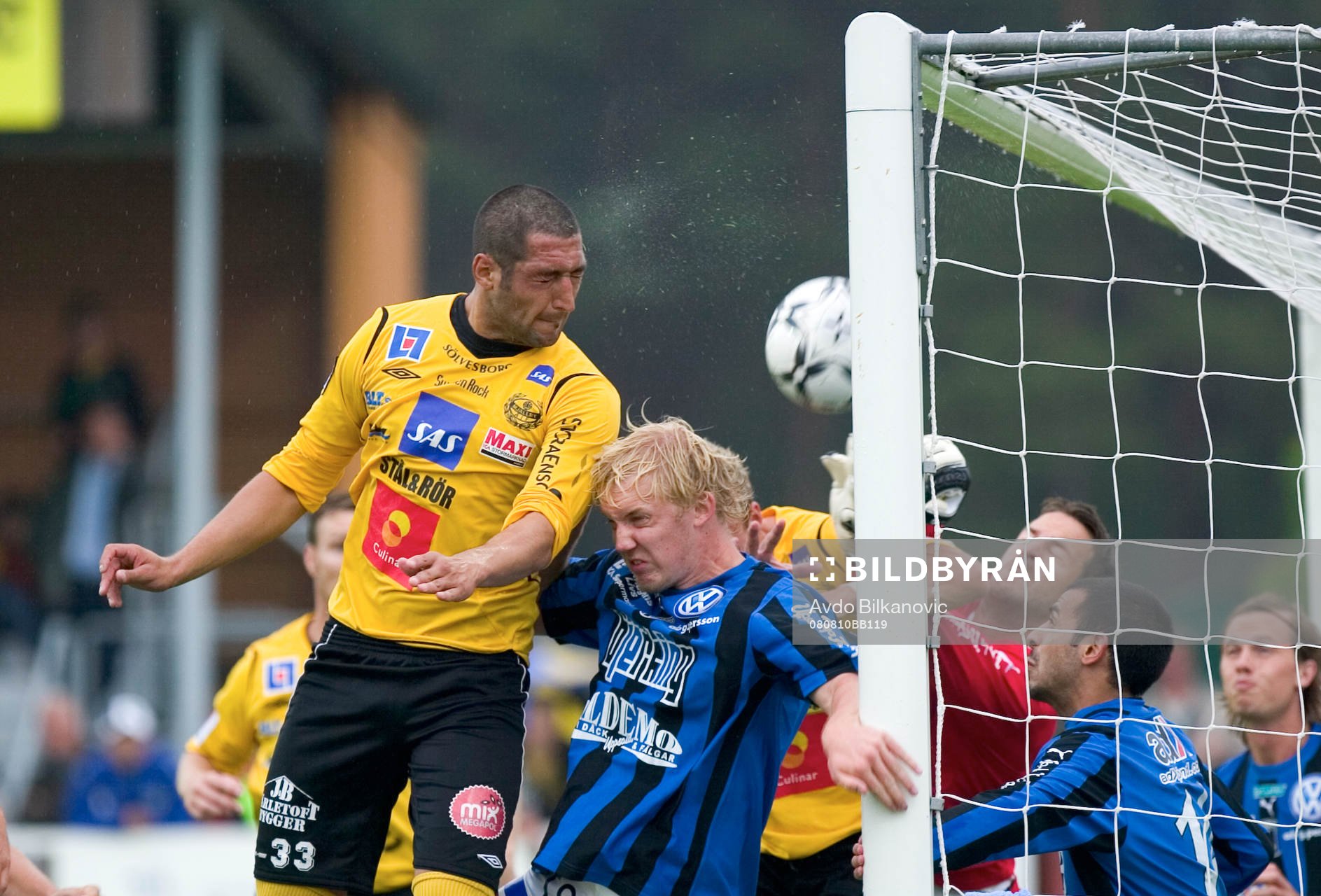 Juan Robledo, Mjällby nickar in första målet