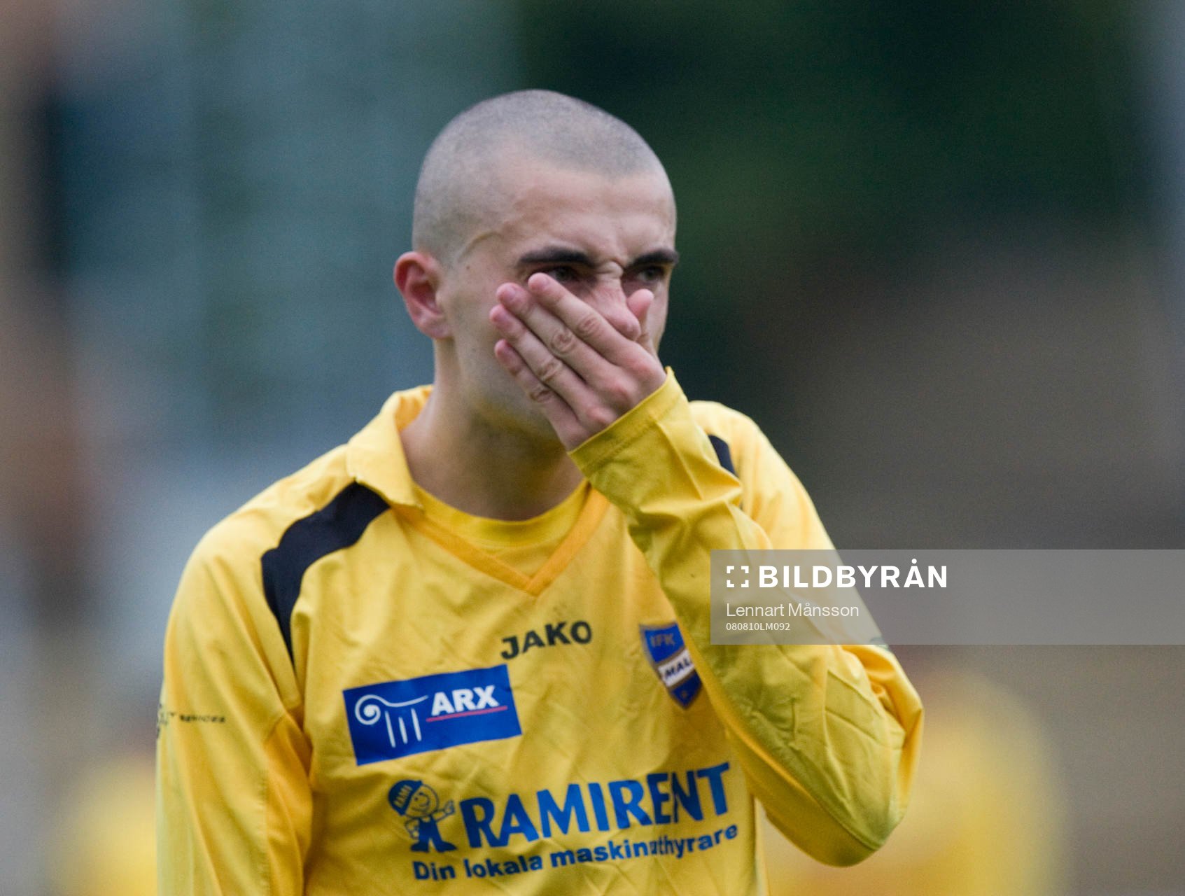 Ännu en förlust, IFK Malmös  Blerim Bullici grinar illa