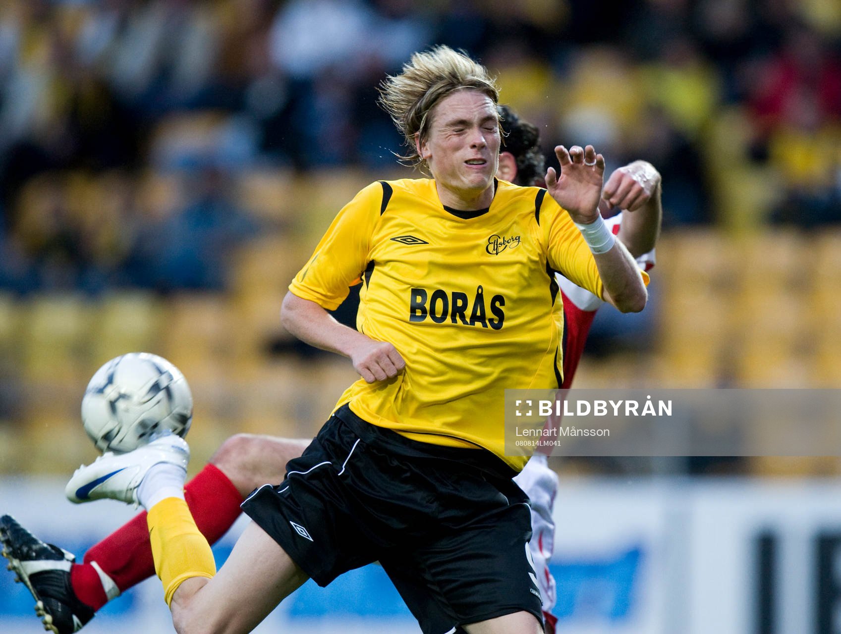 Lasse Nilsson grinar illa