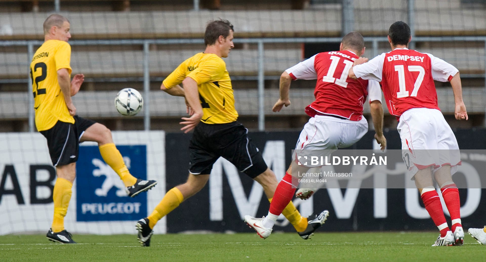 2-1, skottet som gav straff, Mark Quigley skjuter