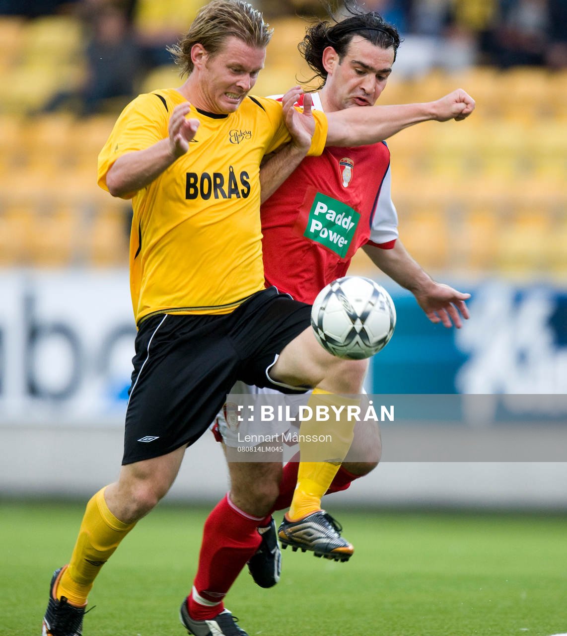   Fredrik Berglund tar sig fram