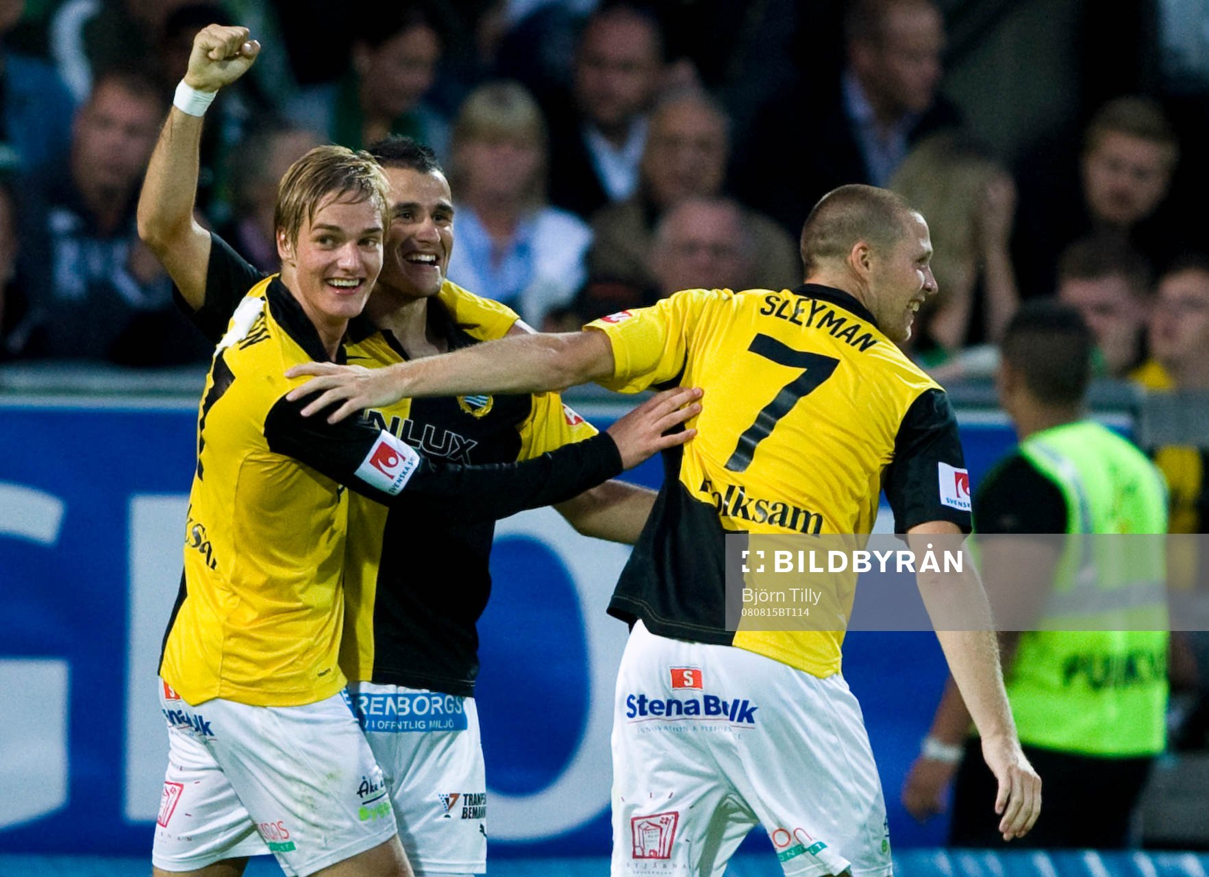  Johan Mårtensson, Levon Pachajyan, och Jonas Lundén, GAIS, jubel efter 2-3. 