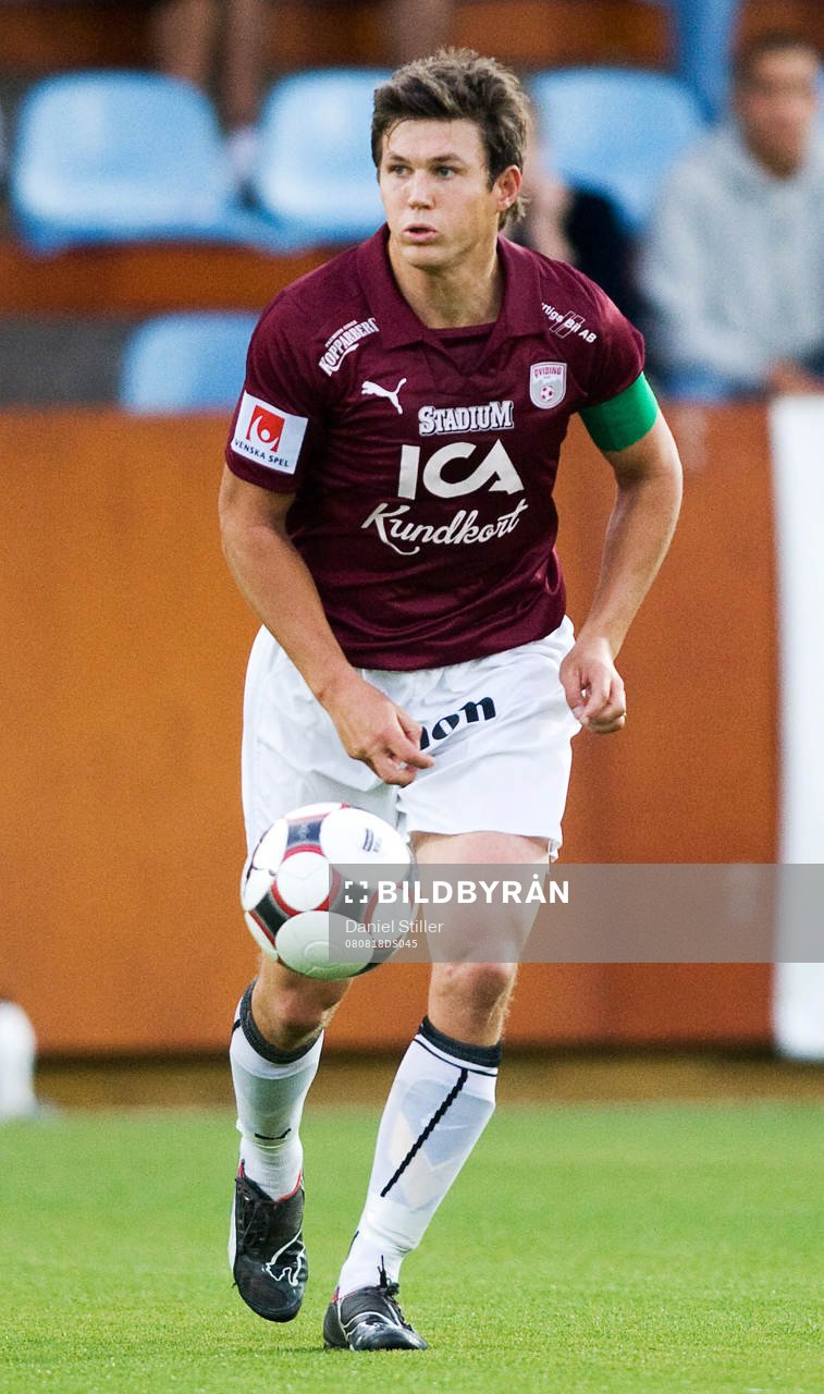 Hannes Stiller, Qviding