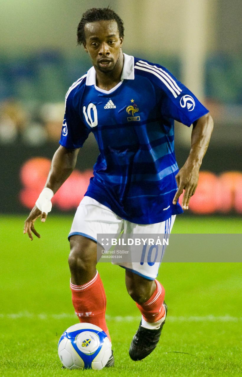  Sidney Govou